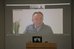 災害対策本部の様子　気象予報士による気象解説