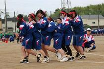 ムカデ競走の様子