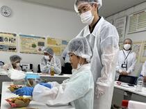 卵加工体験の様子3