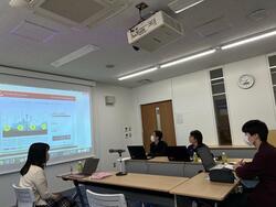 講師が説明する様子